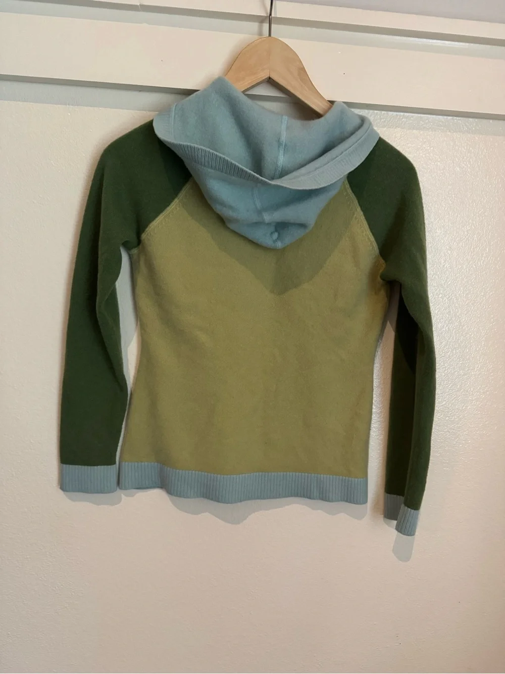 Lacoste Kids 100% Cashmere Colorblock Sweater Youth XL 16 Green Blue Crocodile - Picture 4 of 9